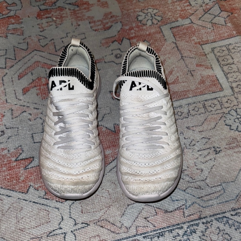 APL Ivory and Ebony Knit Runners